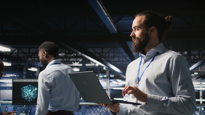 כיצד Digital Twin מסייע לקבל החלטות טובות יותר בסביבת ייצור דינמית ומשתנה?